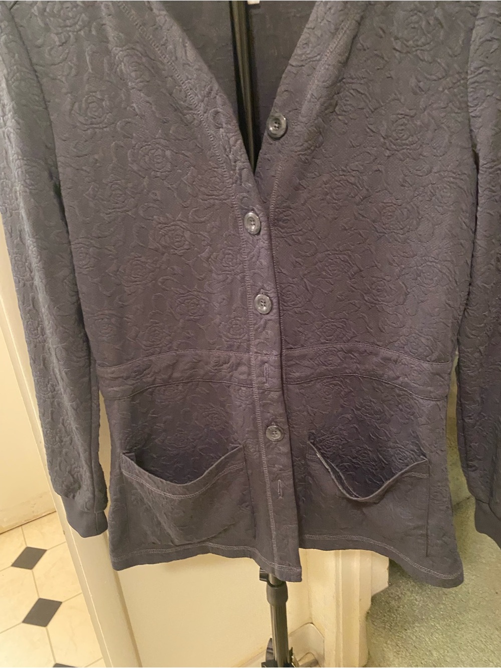 koi Navy gray V-Neck Button Front Textured Cardigan pockets size small - Picture 3 of 9